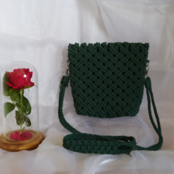 Bolso verde de macrame